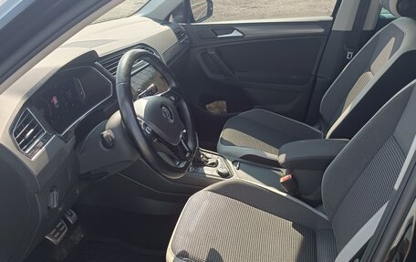 Volkswagen Tiguan II, 2019 год, 2 850 000 рублей, 13 фотография