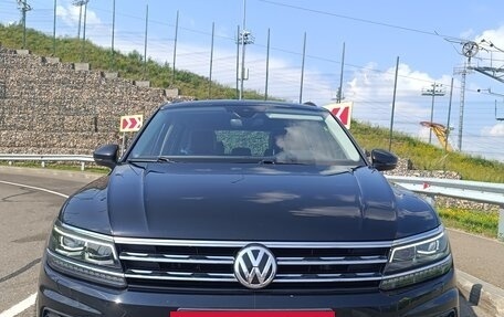 Volkswagen Tiguan II, 2019 год, 2 850 000 рублей, 2 фотография