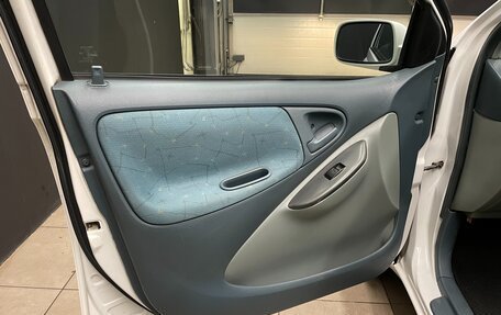 Toyota Vitz, 2000 год, 400 000 рублей, 14 фотография