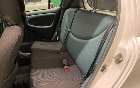 Toyota Vitz, 2000 год, 400 000 рублей, 12 фотография