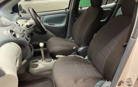 Toyota Vitz, 2000 год, 400 000 рублей, 15 фотография