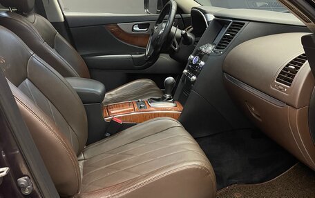 Infiniti QX70, 2013 год, 1 700 000 рублей, 10 фотография