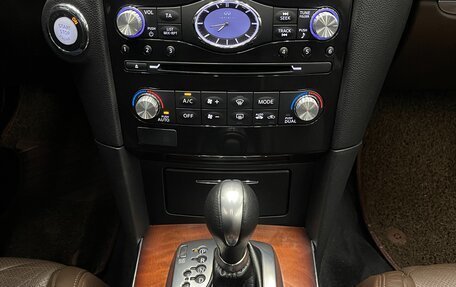 Infiniti QX70, 2013 год, 1 700 000 рублей, 18 фотография
