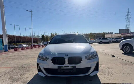 BMW 1 серия, 2022 год, 1 694 000 рублей, 2 фотография