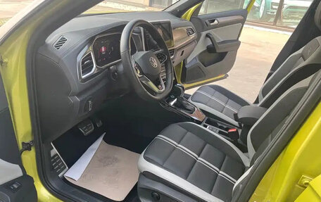 Volkswagen T-Roc I, 2023 год, 1 780 000 рублей, 10 фотография