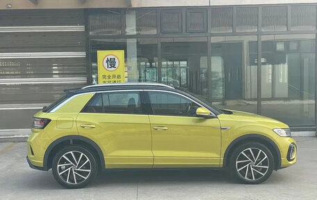 Volkswagen T-Roc I, 2023 год, 1 780 000 рублей, 7 фотография