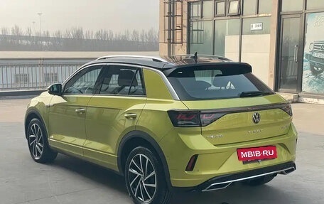 Volkswagen T-Roc I, 2023 год, 1 780 000 рублей, 4 фотография