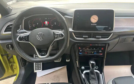 Volkswagen T-Roc I, 2023 год, 1 780 000 рублей, 12 фотография