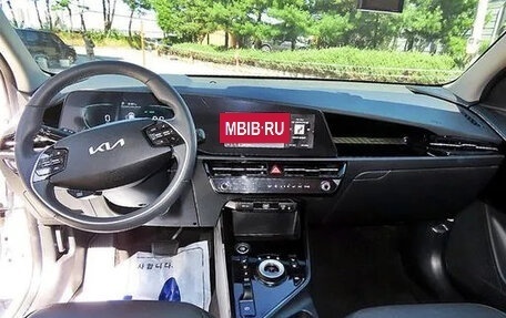 KIA Niro, 2023 год, 1 990 000 рублей, 5 фотография