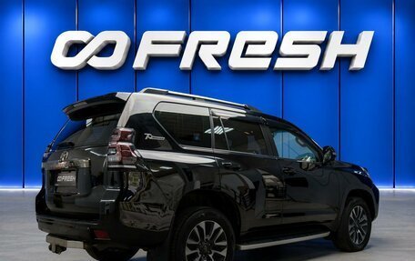 Toyota Land Cruiser Prado 150 рестайлинг, 2021 год, 7 450 000 рублей, 2 фотография