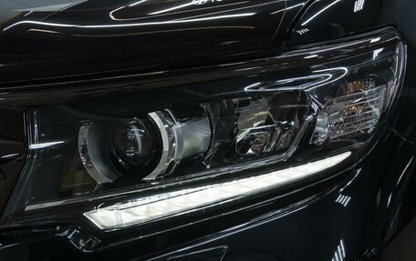 Toyota Land Cruiser Prado 150 рестайлинг, 2021 год, 7 450 000 рублей, 6 фотография
