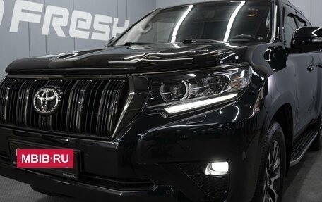 Toyota Land Cruiser Prado 150 рестайлинг, 2021 год, 7 450 000 рублей, 5 фотография