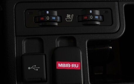 Toyota Land Cruiser Prado 150 рестайлинг, 2021 год, 7 450 000 рублей, 22 фотография