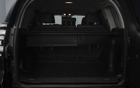 Toyota Land Cruiser Prado 150 рестайлинг, 2021 год, 7 450 000 рублей, 31 фотография