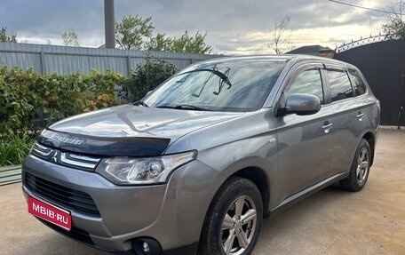 Mitsubishi Outlander III рестайлинг 3, 2012 год, 1 300 000 рублей, 1 фотография