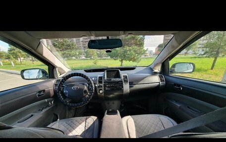 Toyota Prius, 2005 год, 750 000 рублей, 4 фотография