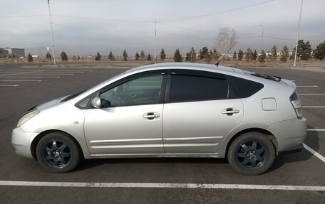 Toyota Prius, 2005 год, 750 000 рублей, 2 фотография