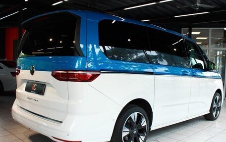 Volkswagen Multivan, 2023 год, 5 320 000 рублей, 4 фотография