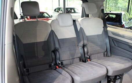 Volkswagen Multivan, 2023 год, 5 320 000 рублей, 14 фотография