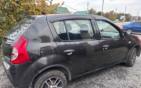 Renault Sandero I, 2011 год, 300 000 рублей, 3 фотография