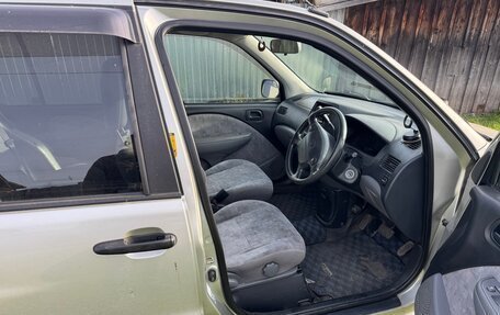 Toyota Raum I, 2000 год, 250 000 рублей, 2 фотография