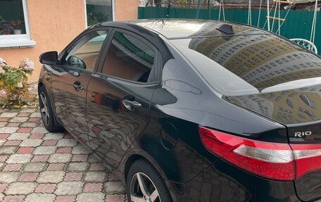 KIA Rio III рестайлинг, 2013 год, 750 000 рублей, 3 фотография