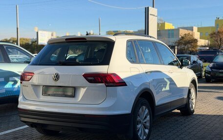 Volkswagen Tiguan II, 2020 год, 2 840 000 рублей, 6 фотография