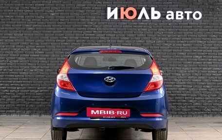 Hyundai Solaris II рестайлинг, 2015 год, 1 000 000 рублей, 5 фотография