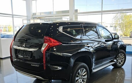 Mitsubishi Pajero Sport III рестайлинг, 2019 год, 3 199 000 рублей, 3 фотография