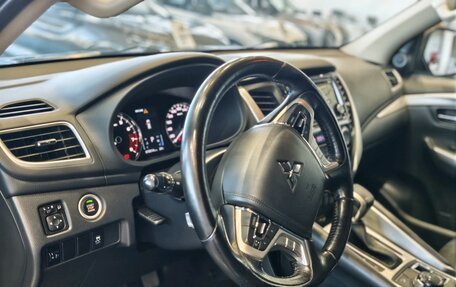 Mitsubishi Pajero Sport III рестайлинг, 2019 год, 3 199 000 рублей, 7 фотография