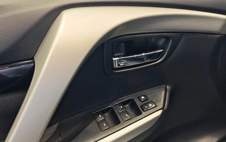 Mitsubishi Pajero Sport III рестайлинг, 2019 год, 3 199 000 рублей, 6 фотография