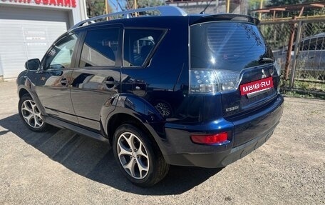 Mitsubishi Outlander III рестайлинг 3, 2010 год, 980 000 рублей, 4 фотография