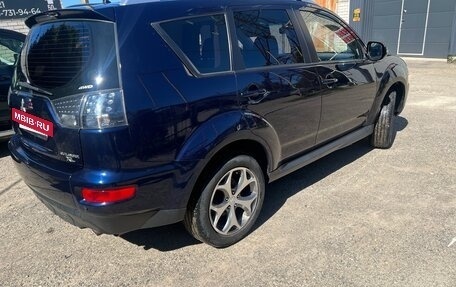 Mitsubishi Outlander III рестайлинг 3, 2010 год, 980 000 рублей, 5 фотография