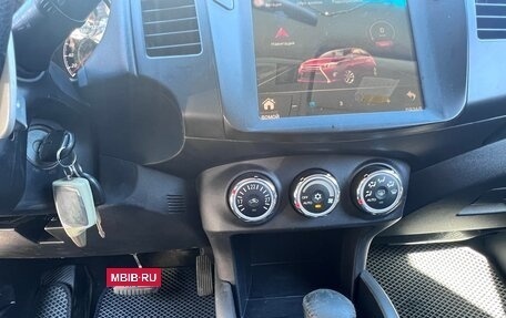 Mitsubishi Outlander III рестайлинг 3, 2010 год, 980 000 рублей, 21 фотография