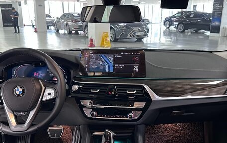 BMW 5 серия, 2023 год, 4 200 000 рублей, 5 фотография