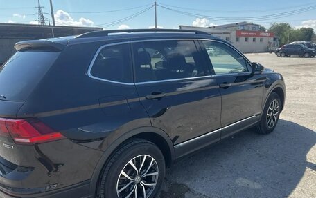 Volkswagen Tiguan II, 2020 год, 3 000 000 рублей, 6 фотография