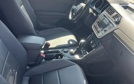Volkswagen Tiguan II, 2020 год, 3 000 000 рублей, 7 фотография