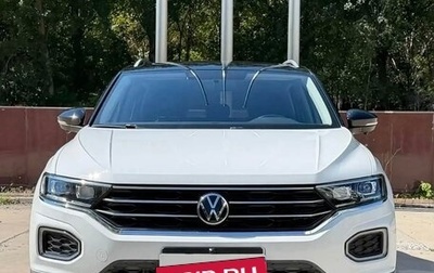 Volkswagen T-Roc I, 2022 год, 1 850 000 рублей, 1 фотография