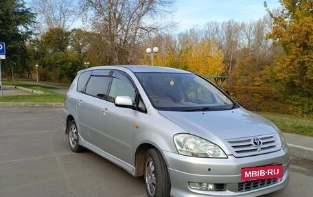 Toyota Ipsum II, 2003 год, 810 000 рублей, 2 фотография
