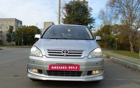 Toyota Ipsum II, 2003 год, 810 000 рублей, 13 фотография
