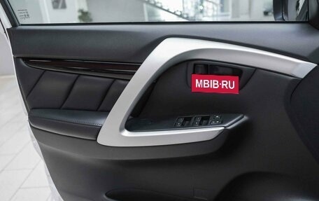 Mitsubishi Pajero Sport III рестайлинг, 2018 год, 2 750 000 рублей, 10 фотография