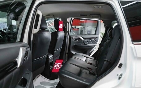 Mitsubishi Pajero Sport III рестайлинг, 2018 год, 2 750 000 рублей, 7 фотография