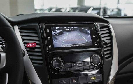 Mitsubishi Pajero Sport III рестайлинг, 2018 год, 2 750 000 рублей, 12 фотография