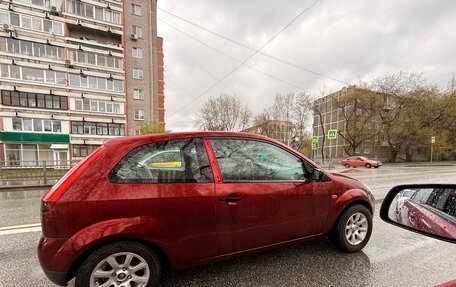 Ford Fiesta, 2004 год, 260 000 рублей, 3 фотография