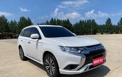 Mitsubishi Outlander III рестайлинг 3, 2022 год, 1 700 000 рублей, 1 фотография