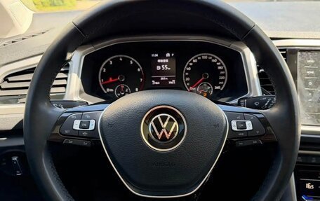 Volkswagen T-Roc I, 2022 год, 1 850 000 рублей, 9 фотография