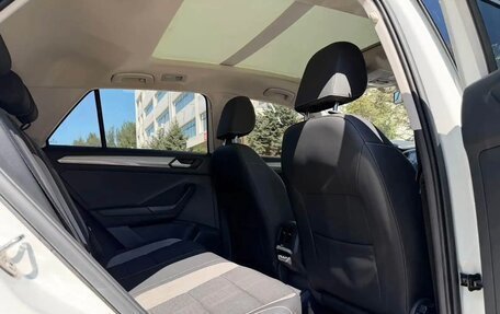 Volkswagen T-Roc I, 2022 год, 1 850 000 рублей, 14 фотография