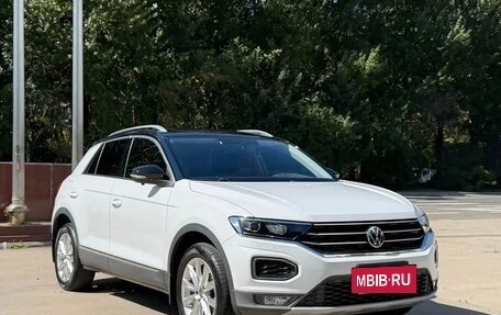 Volkswagen T-Roc I, 2022 год, 1 850 000 рублей, 3 фотография