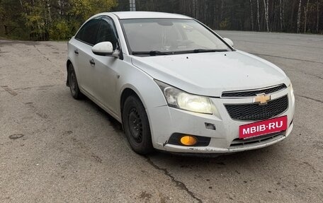 Chevrolet Cruze II, 2011 год, 410 000 рублей, 2 фотография