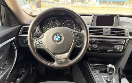 BMW 3 серия, 2017 год, 2 800 000 рублей, 25 фотография